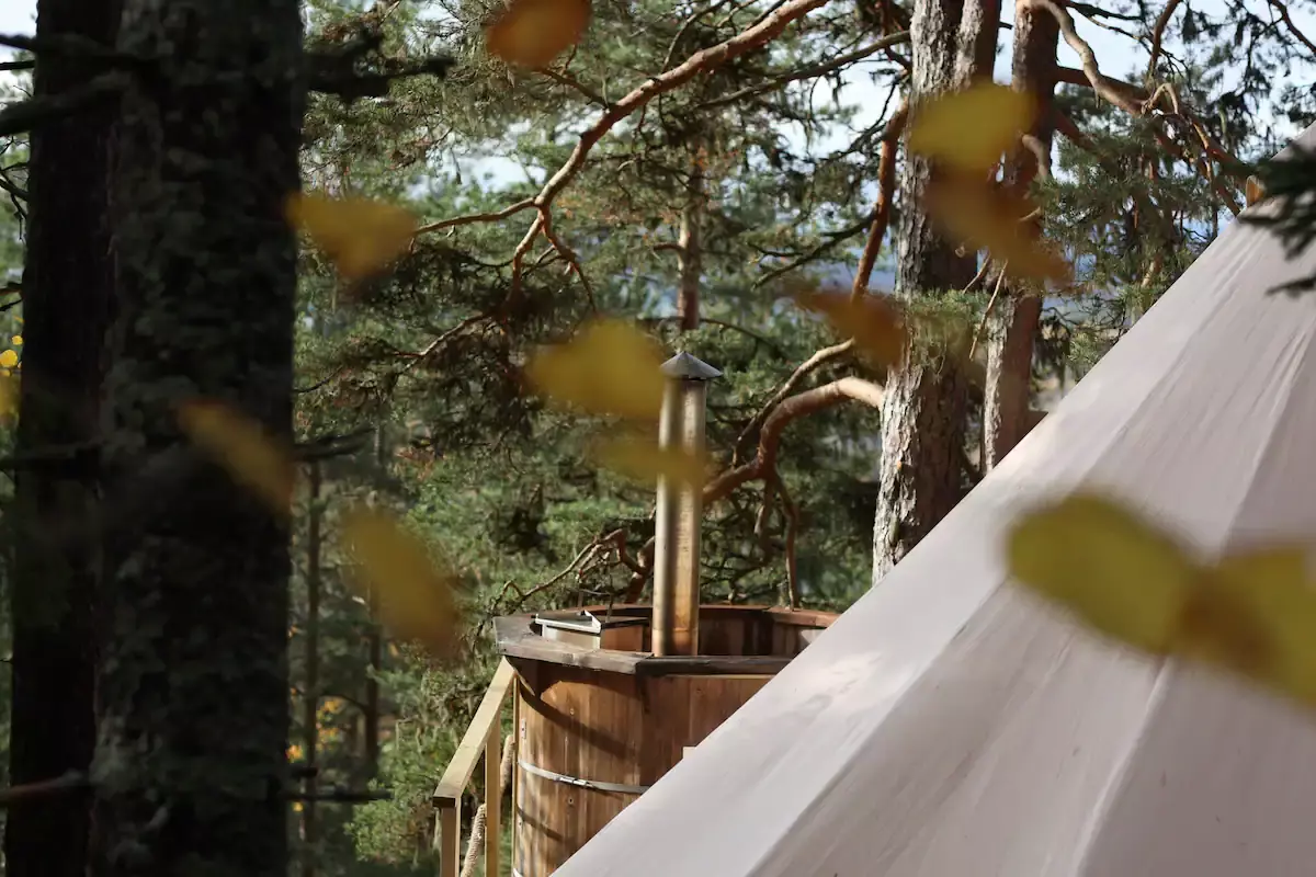 Glampingtelt med badestamp og utsikt!