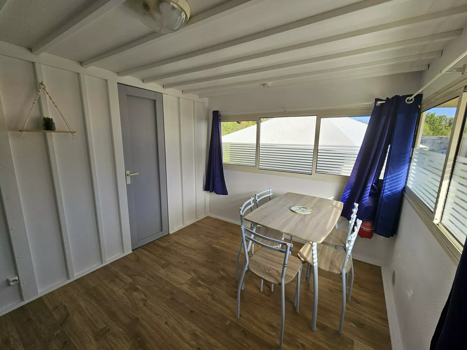 Chalet avec terrasse privative en bois 