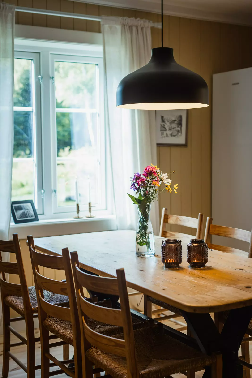 Ertehaugen - småbruksidyll langs innsjøen Store Erte