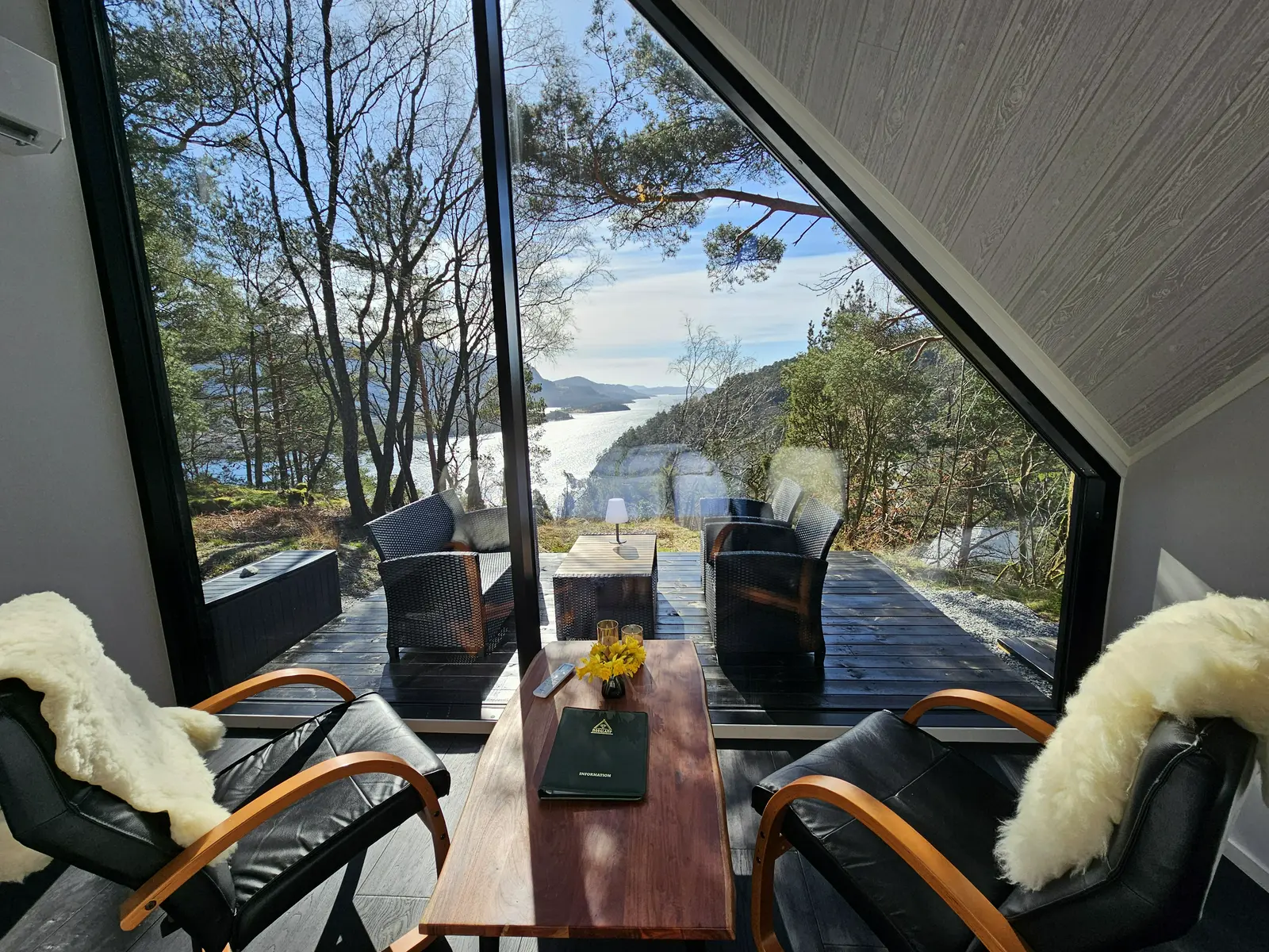 NorGlamp - Glamping near the sea on Randøy