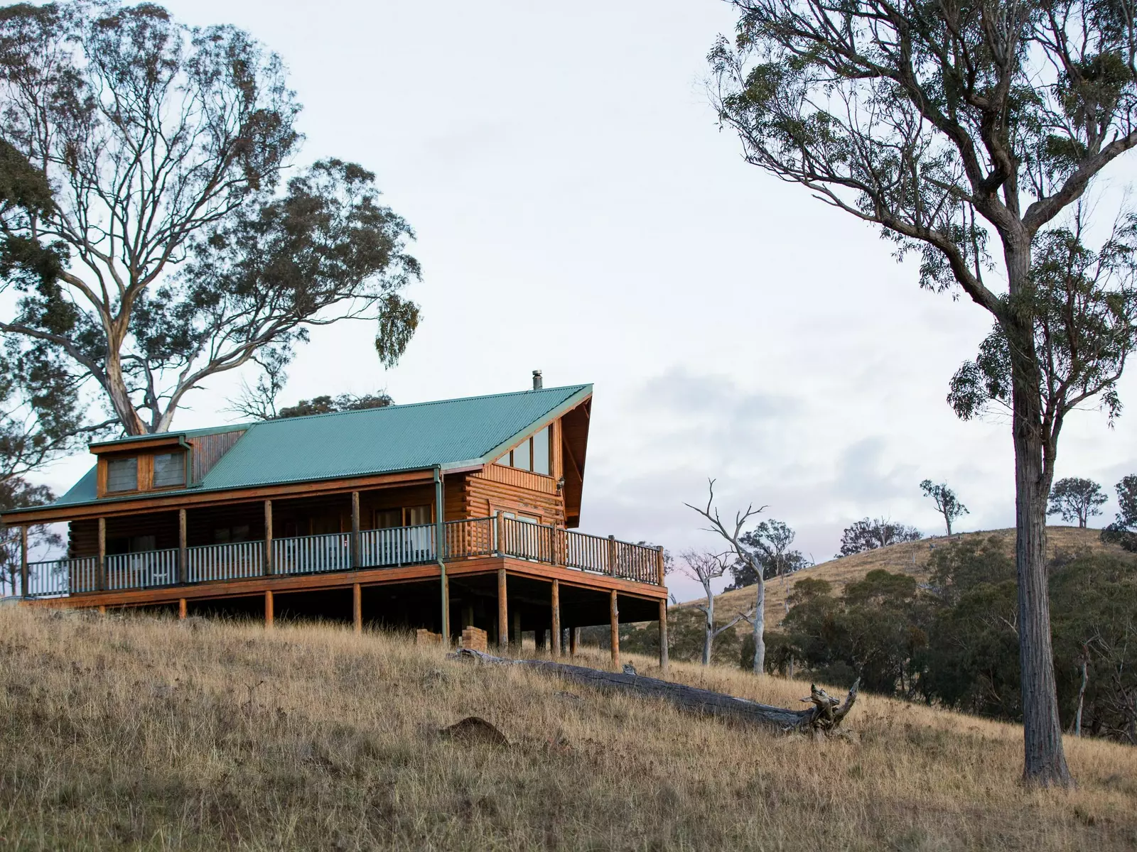 MOUNTAIN LOFT LOG CABIN FOR UP TO 10
