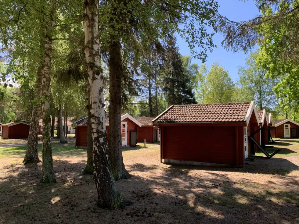 Granhytter midt i naturen og ved vandet