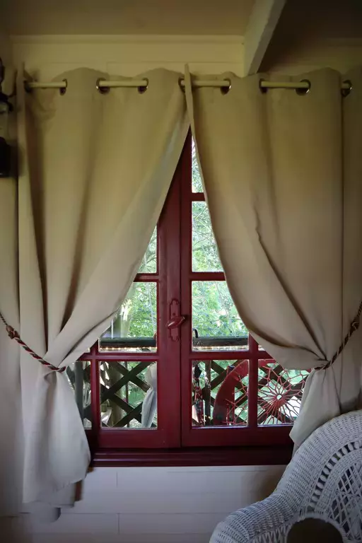 La Cabane Romantique perchée avec les oiseaux