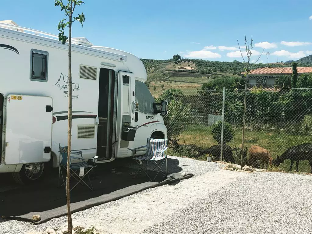En plena naturaleza, con todos los servicios a pie