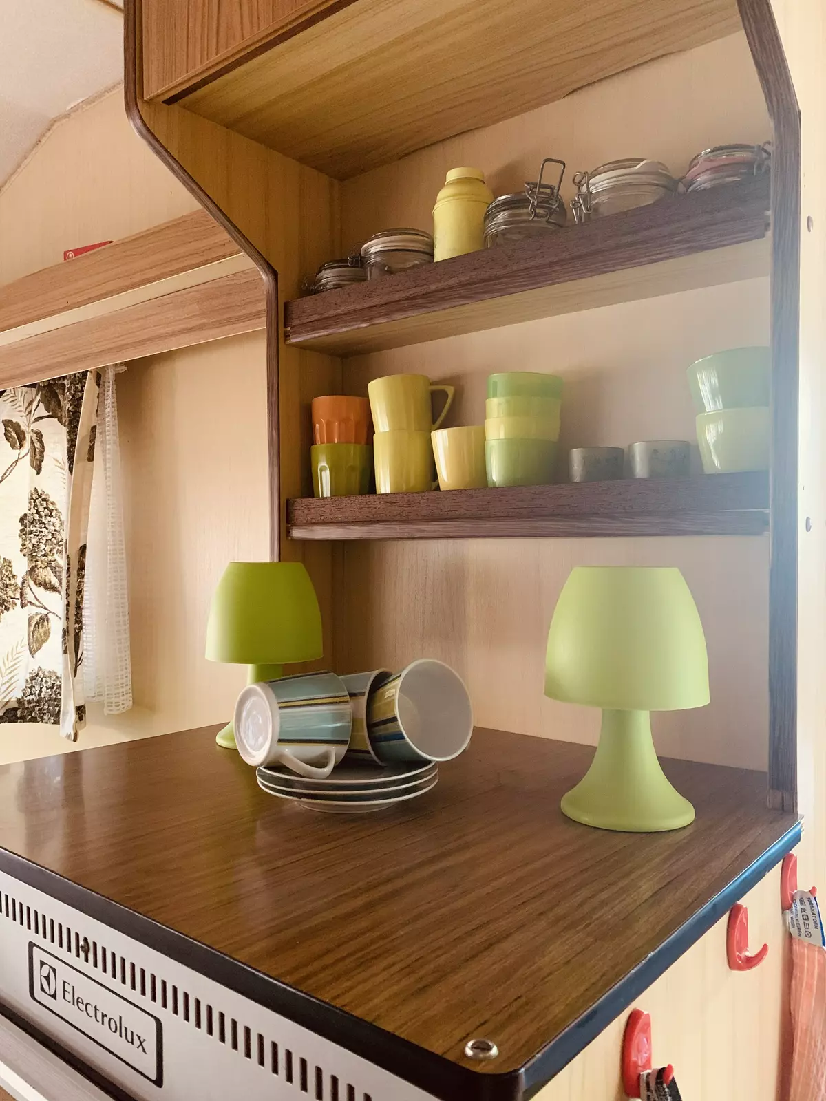 *Retro caravan te huur op camping ‘t Heidestek vanaf 27 mei*