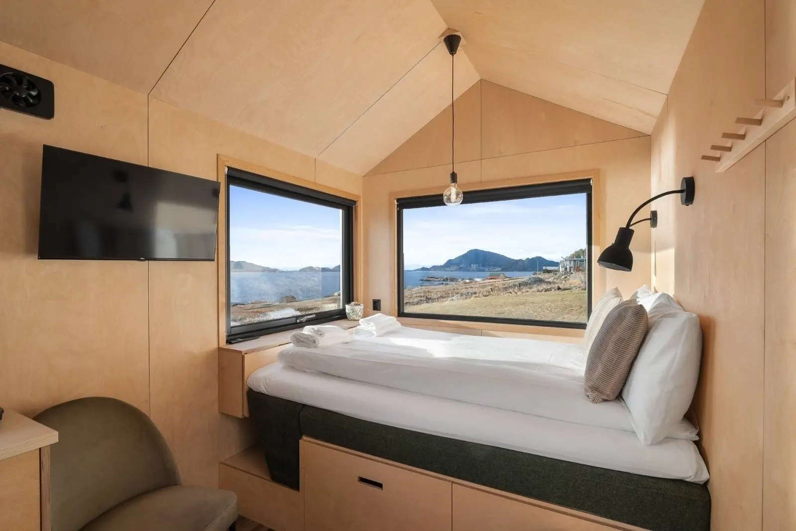 Glamping i Larsnes – Micro house Kattaberget