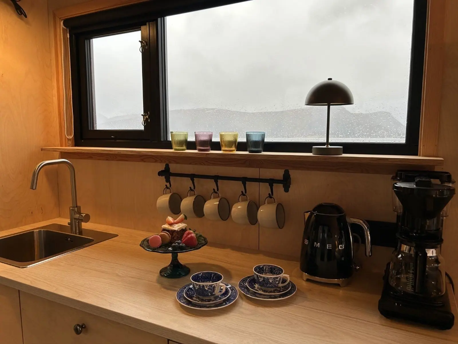 Glamping i Larsnes – Micro house Kattaberget