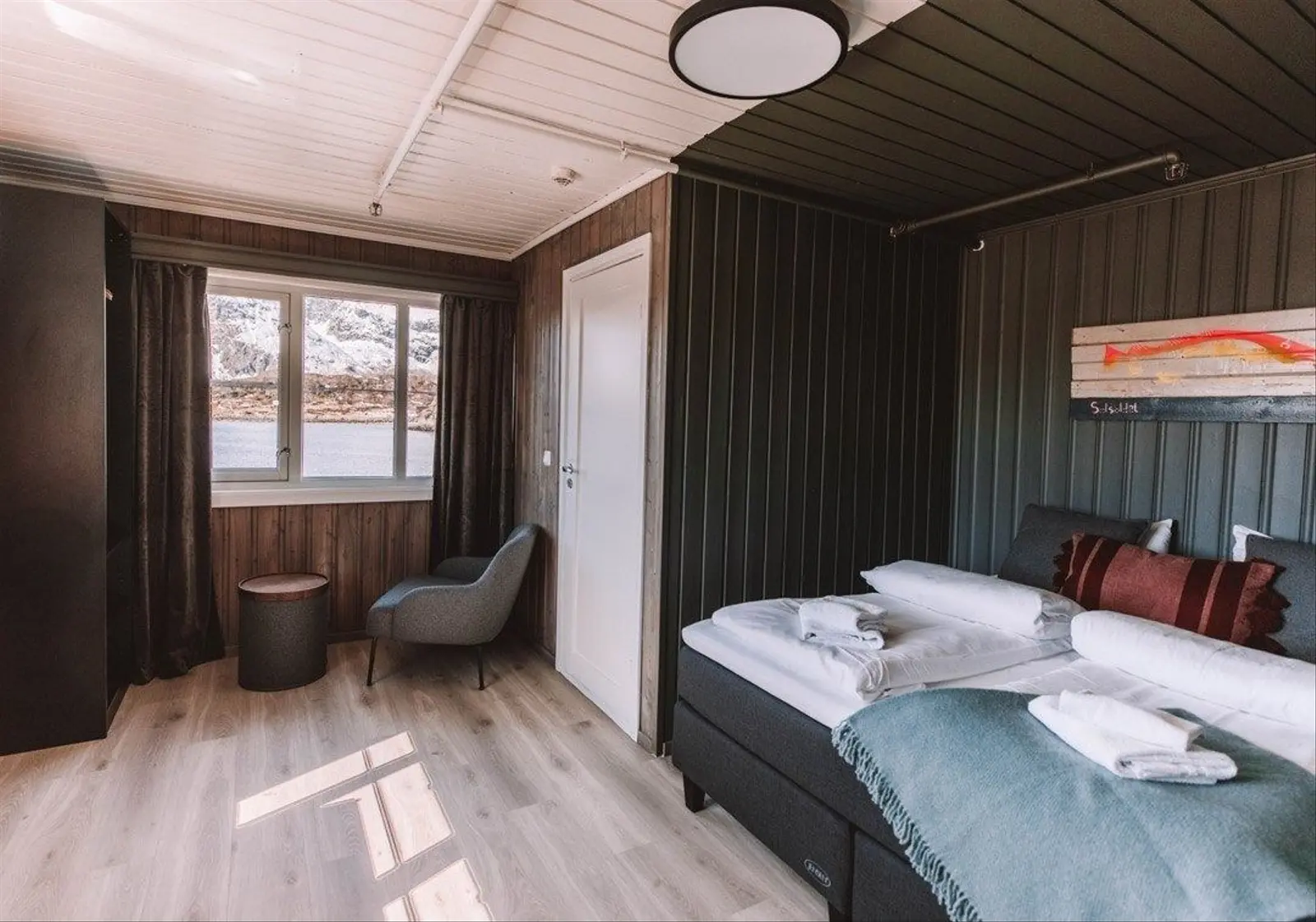 Glamping i Kabelvåg – Seaview Double Room