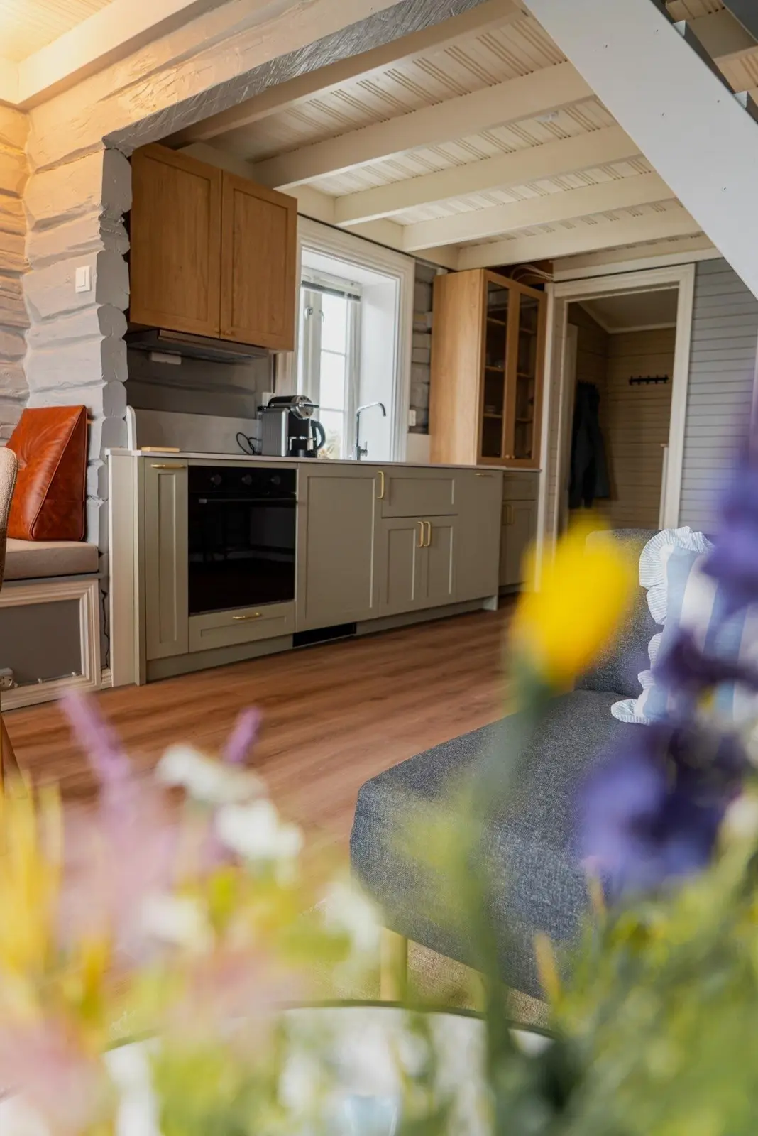 Glamping i Kabelvåg – Traditional Ocean house