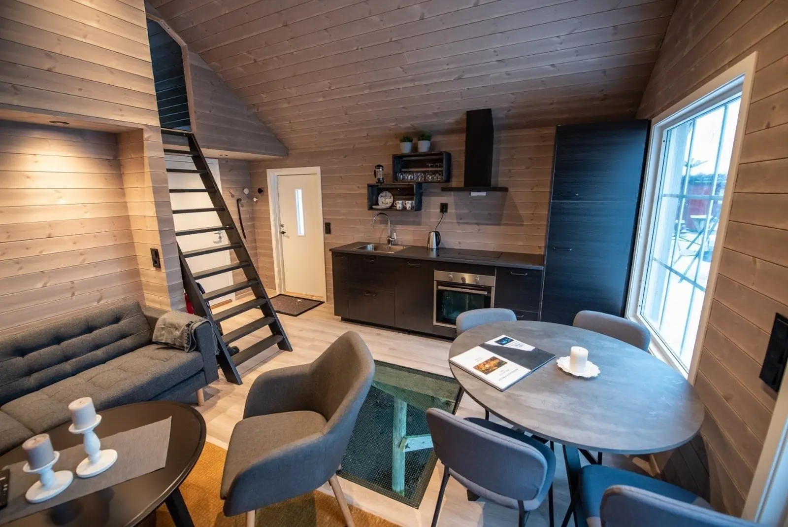 Glamping i Samuelsberg – Sea-suite with sauna and glass floor.