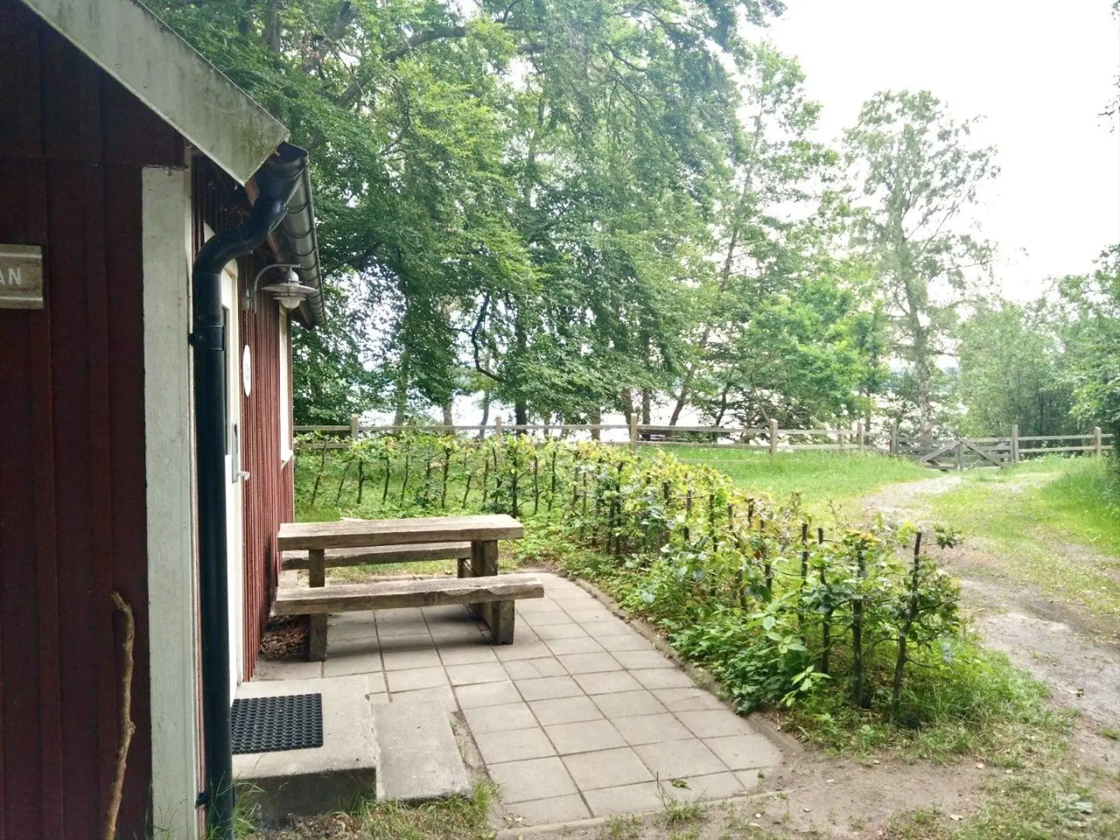Glamping i Sjöbo – Fiskestugan
