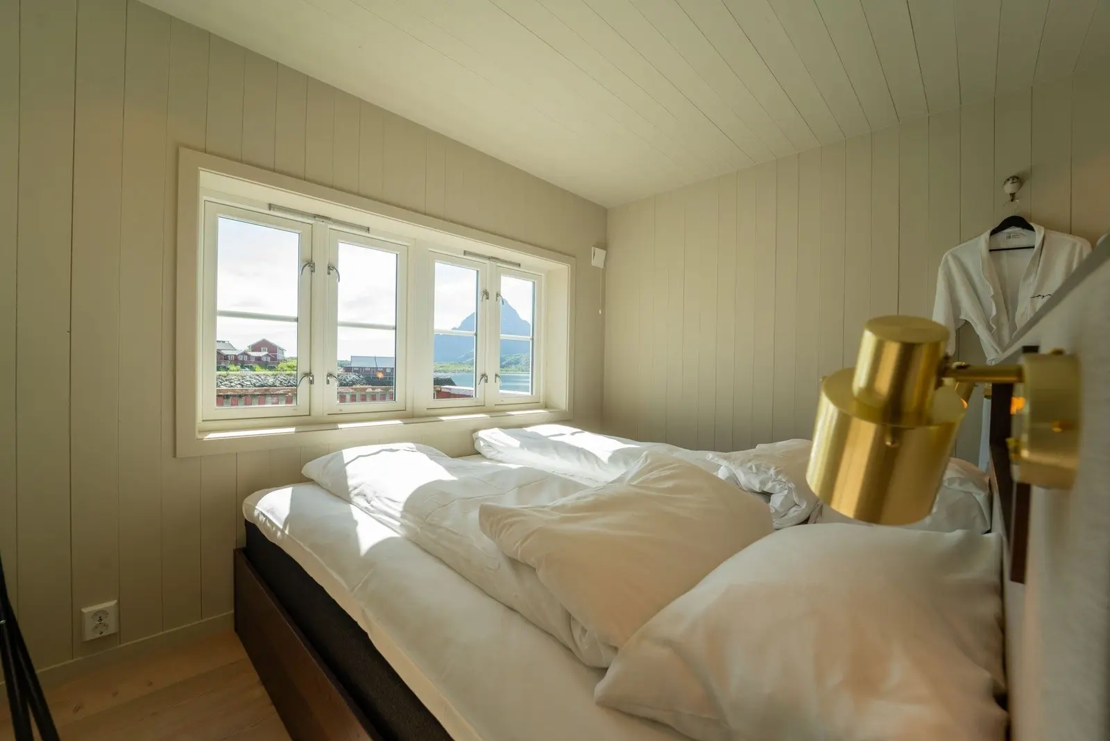 Glamping i Kabelvåg – Beach House