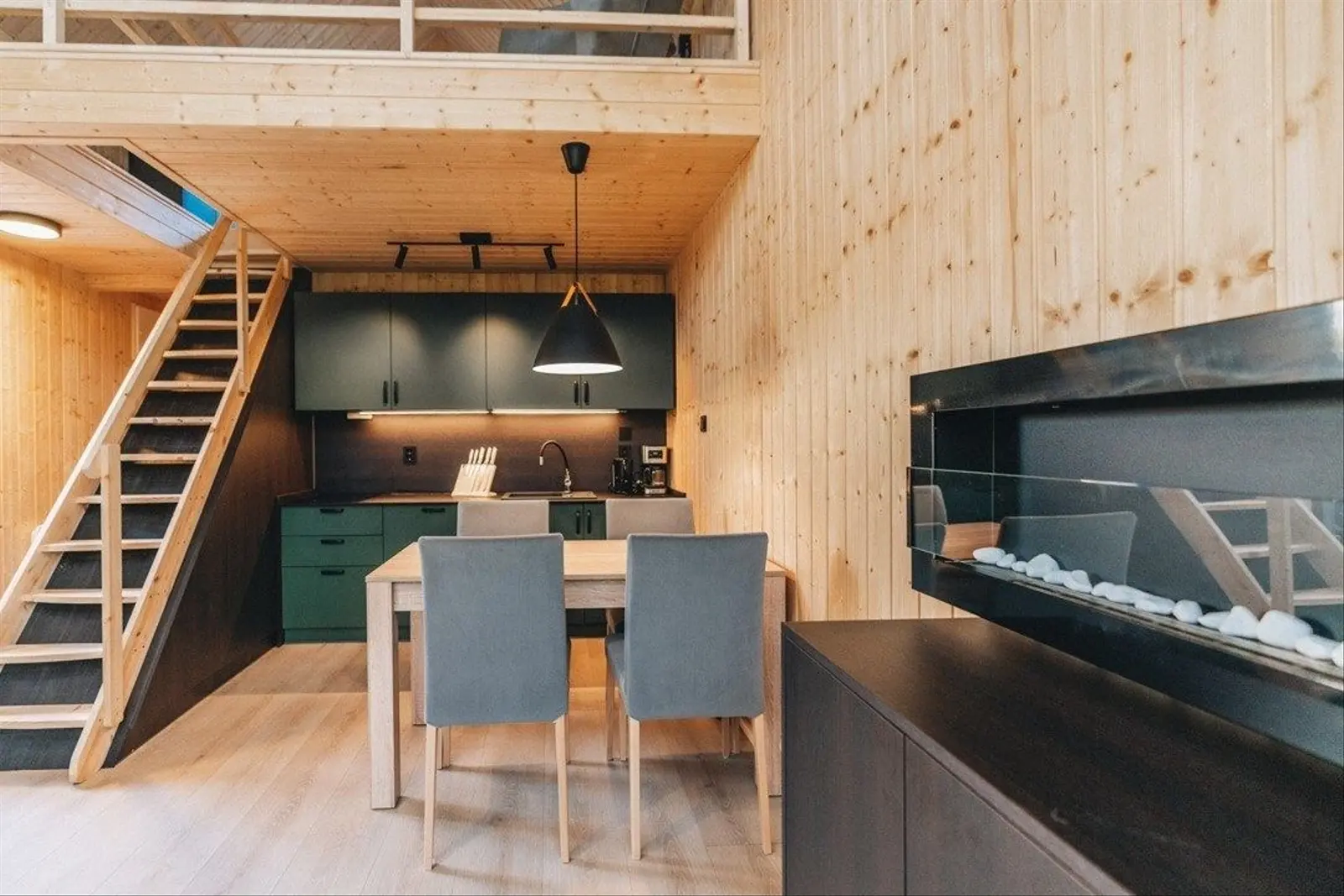 Cabin i Kabelvåg – Top Row – photo 6