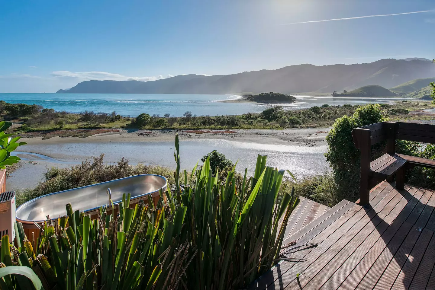 Cabin i Cable Bay – Passage Hut, coastal walk to luxury beach hut – photo 5