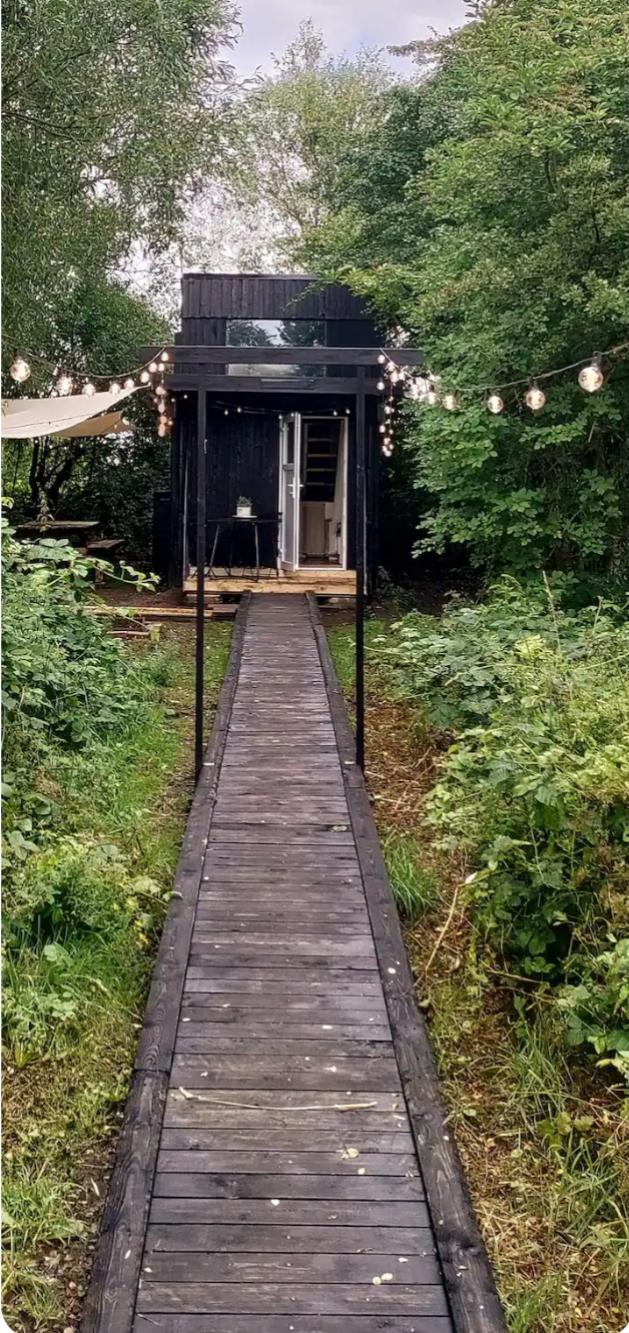 Tiny house with hot tub i