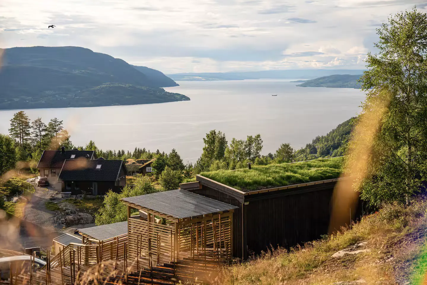 Tiny house på Mjøsli – panoramautsikt og moderne komfort