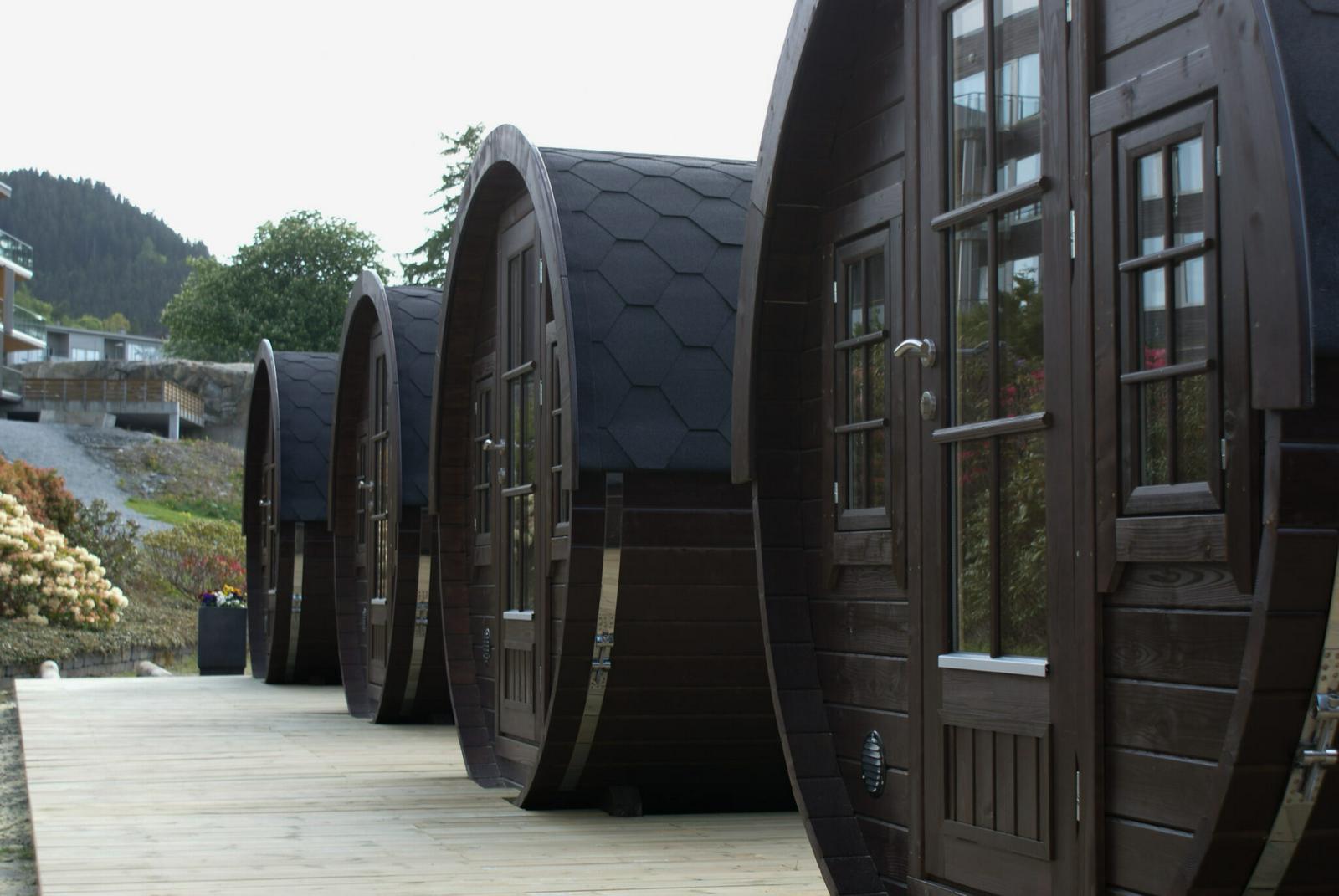 Sleeping barrel lodge