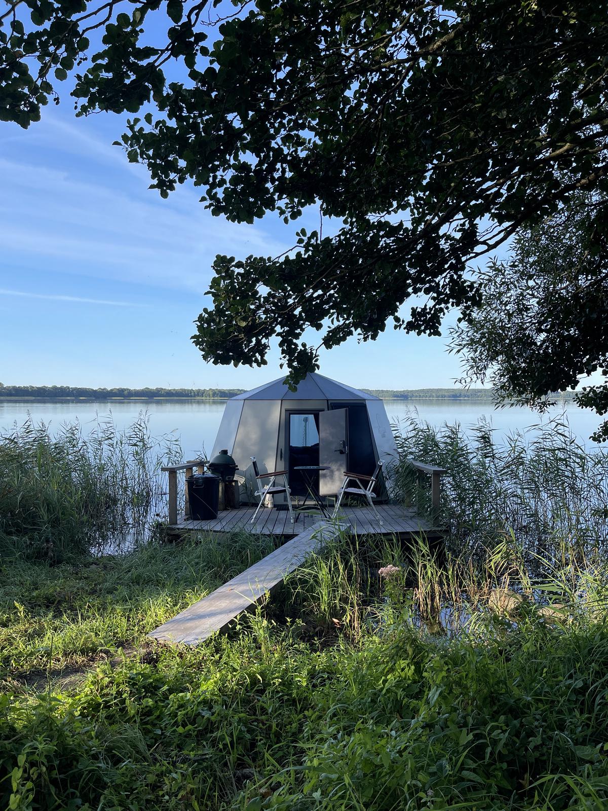 Yggdrasil Igloo Water Hut
