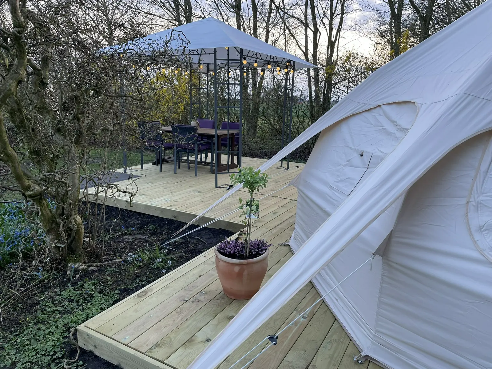 Glamping med privat spa i Dome og morgenmad