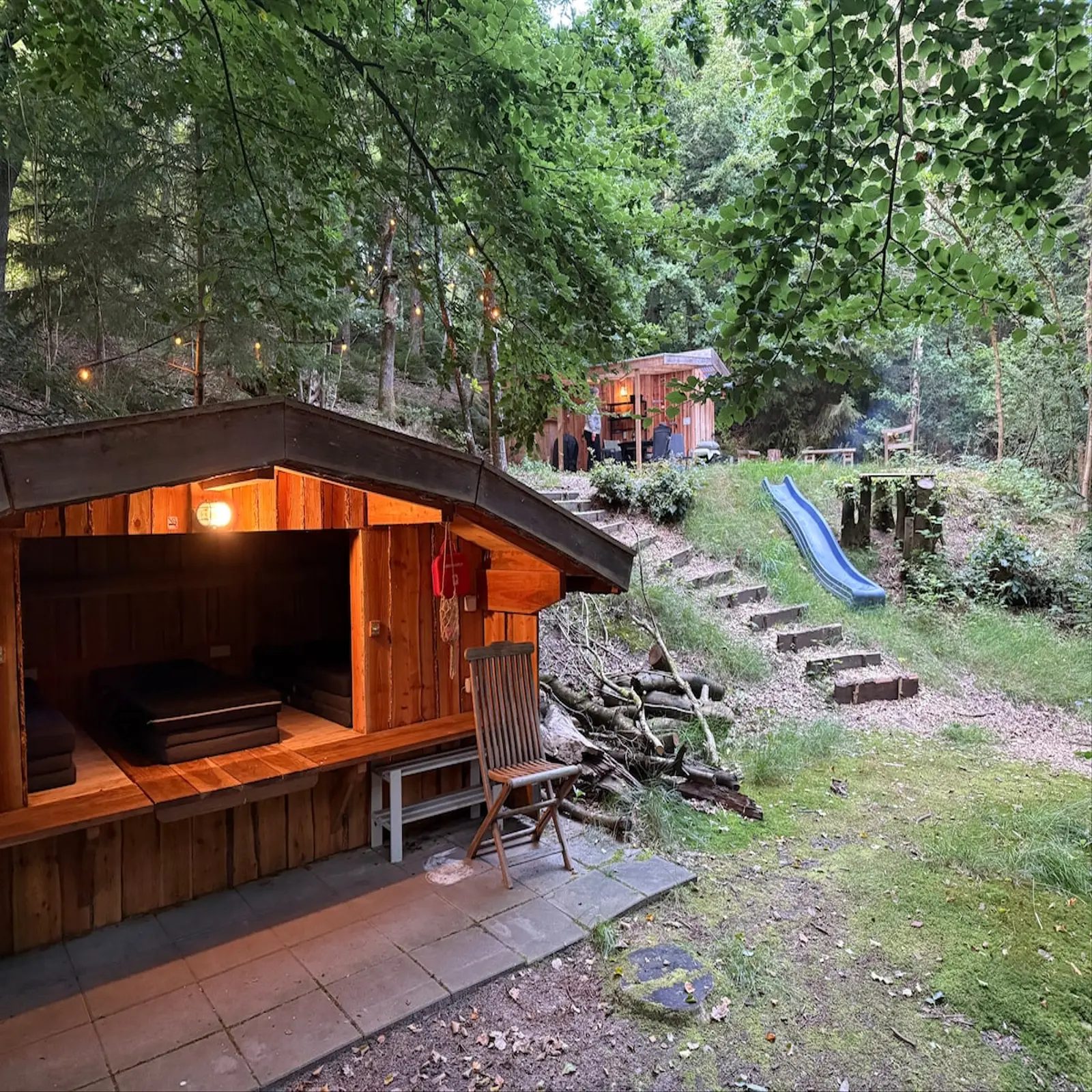 Luxury forest shelter wit