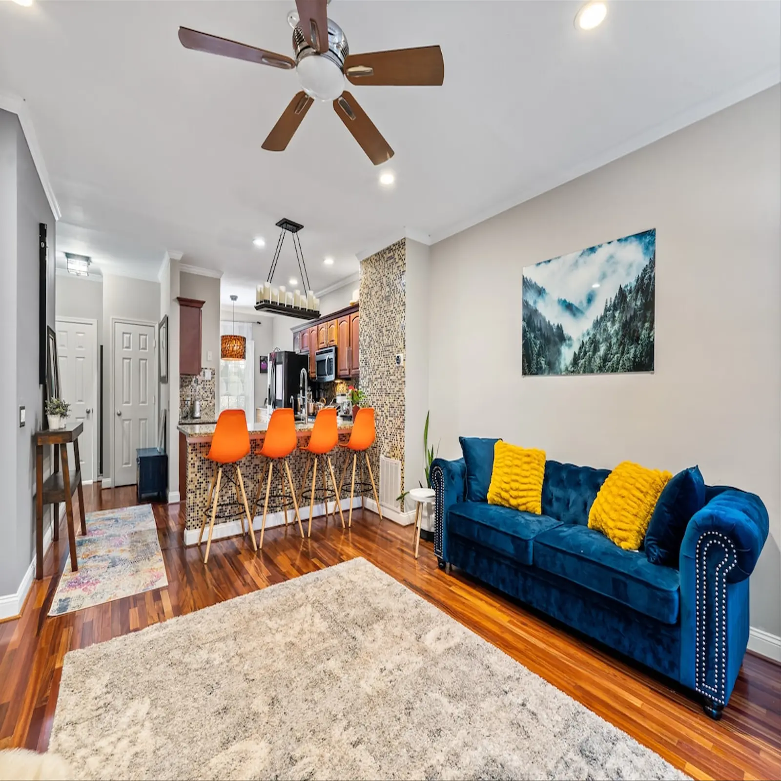 Luxurious home 3 BDR/3.5BA Peloton, King size bed