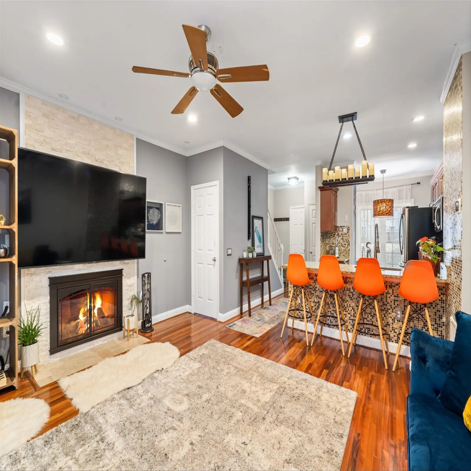 Luxurious home 3 BDR/3.5BA Peloton, King size bed