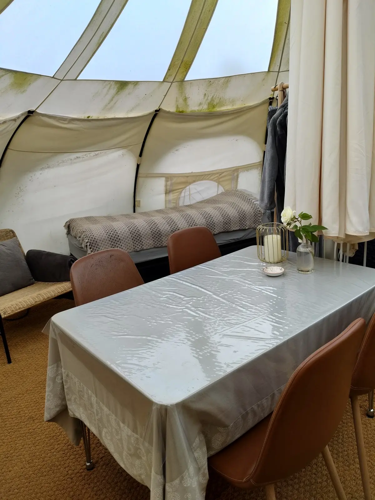 Enghytten med vildmarksbad