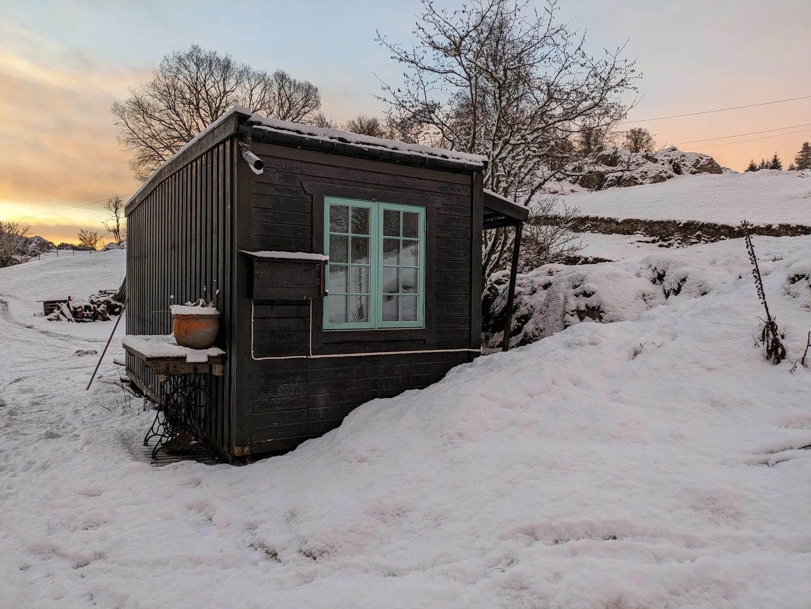 Klein huis i Frekhaug – Gripen farm: Skrivestova /  Writer's nest – photo 50