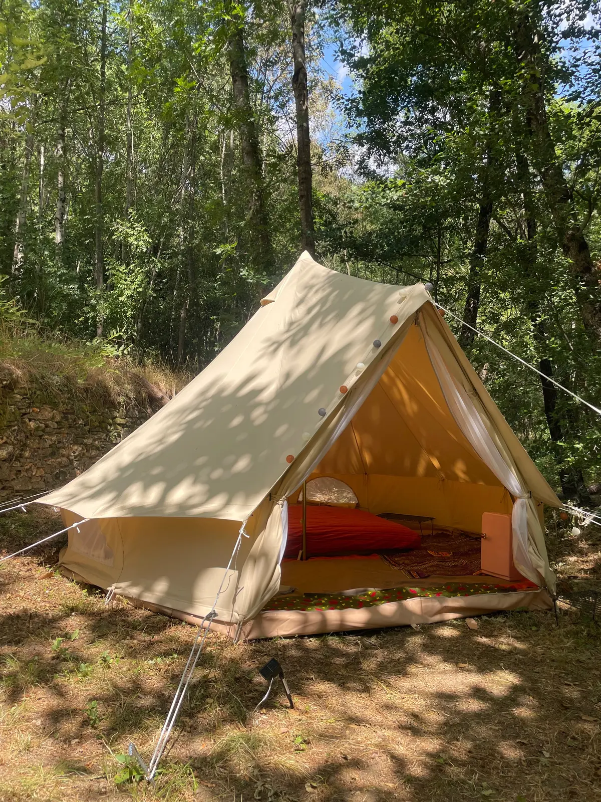 Glamping i Gabriac – Bell tent in the wild next to river with pools