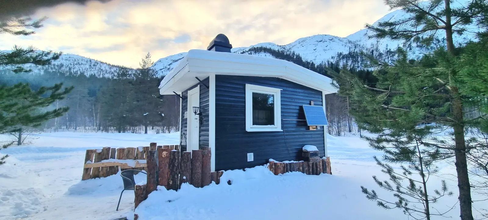 Cabane i Åseral – Hjortebu med vedovn. Naturskjønne omgivelse. Sauna, badestamp, robåt – photo 49