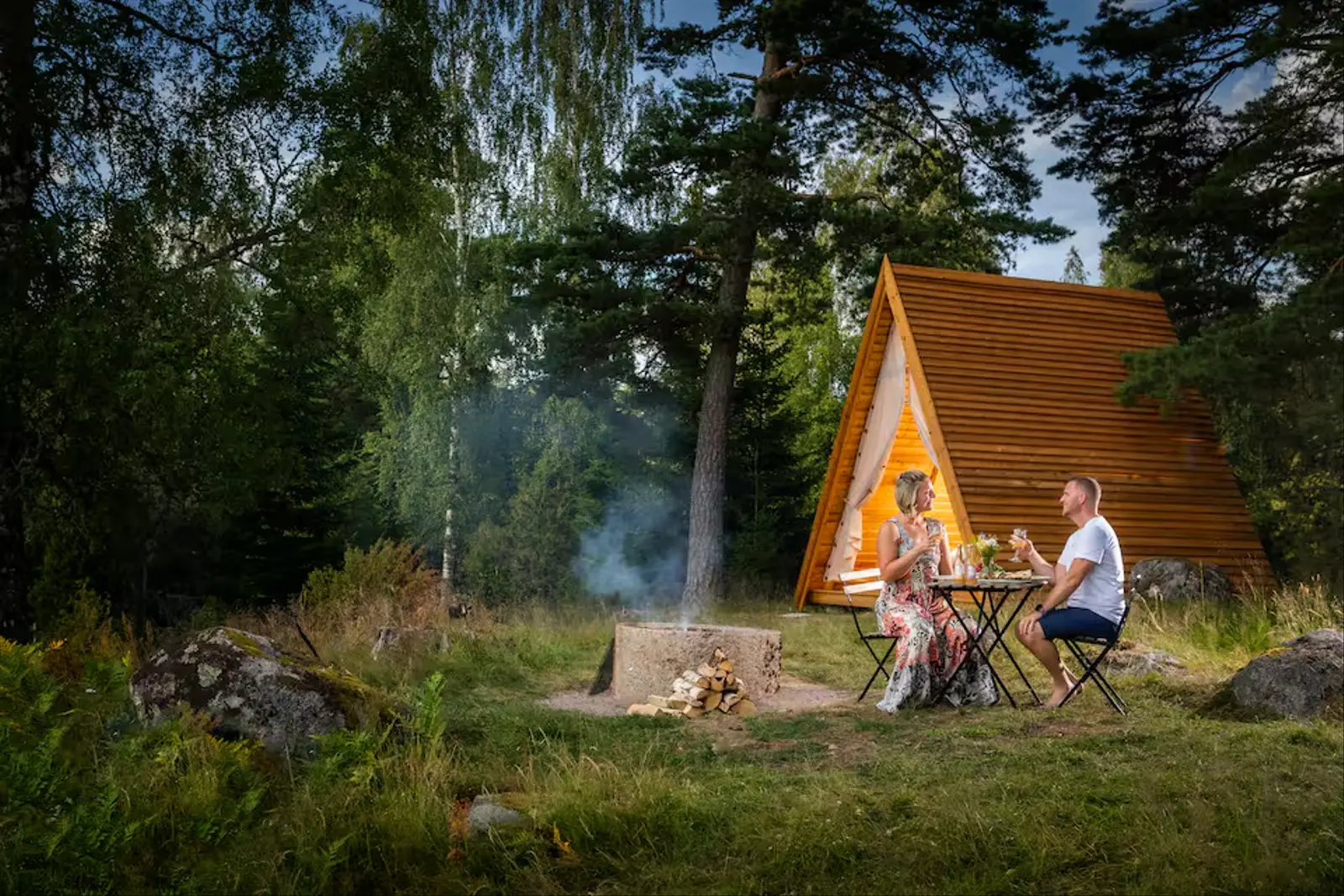 Glamping i Köping – Luxurious glamping tent in untouched nature