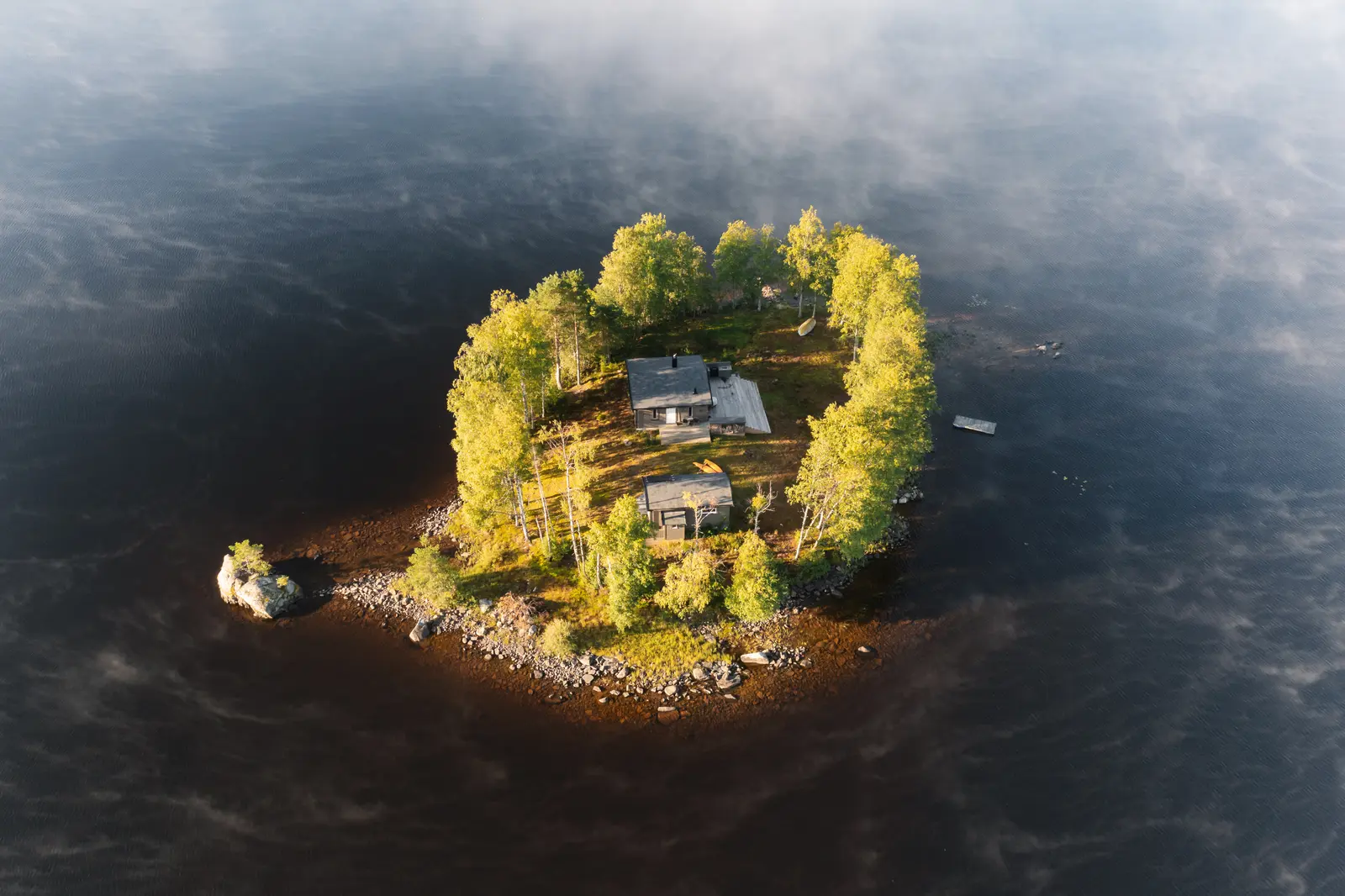 Glamping i Grue – Privat øy med moderne hytte på Frysjøen