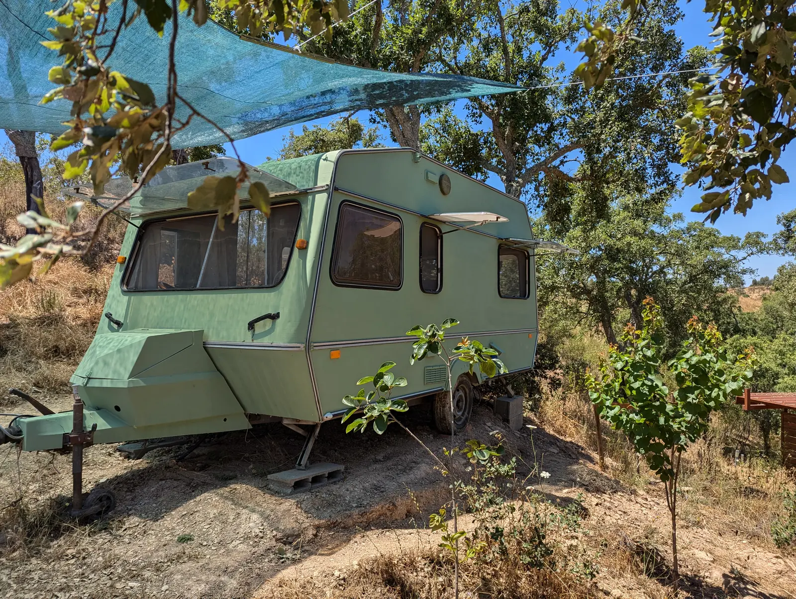 Glamping i Odemira – The Caravan