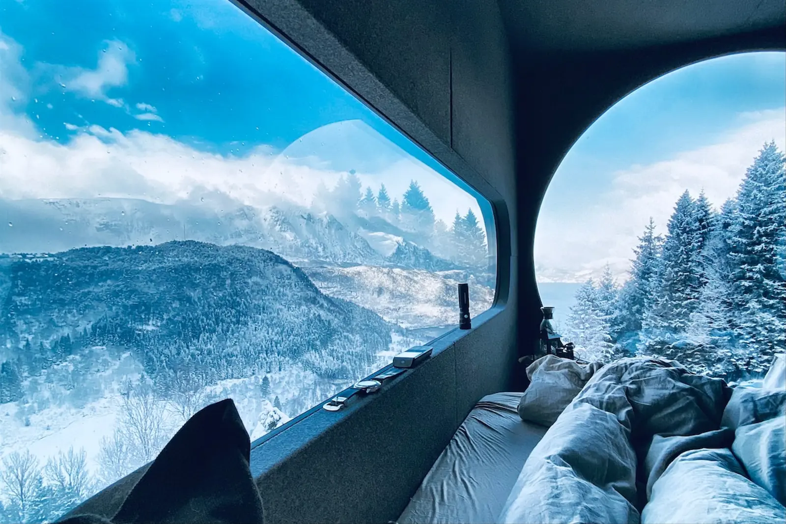 Glamping i Førde – Birdbox Fauske(Førde) med luftig utsikt over fjord & fjell