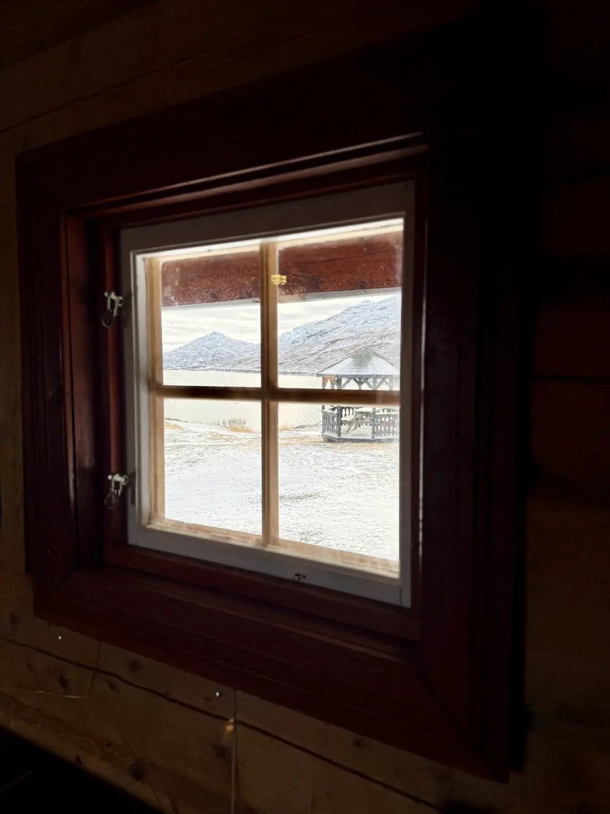 Cabina i Vang – Stølsbui at Tyinstølen | Fireplace and mountain views – photo 8