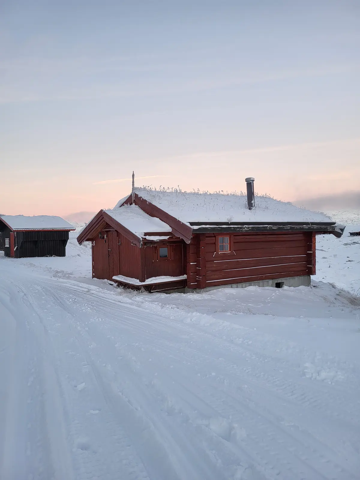 Stuga i Vang – Tømmerbui – Traditional Log Cabin with Lake Views – photo 5