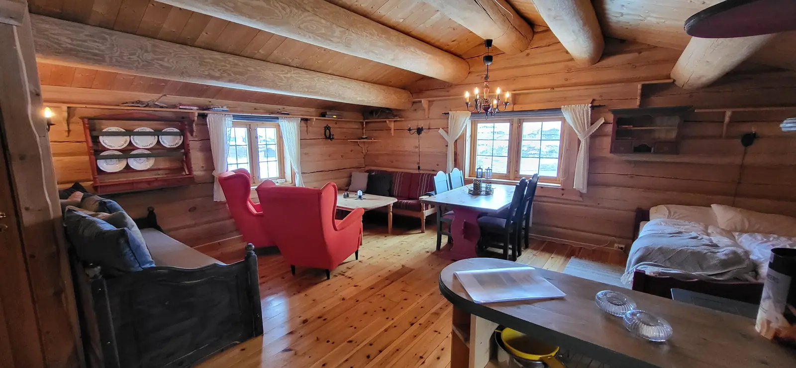 Stuga i Vang – Tømmerbui – Traditional Log Cabin with Lake Views – photo 9