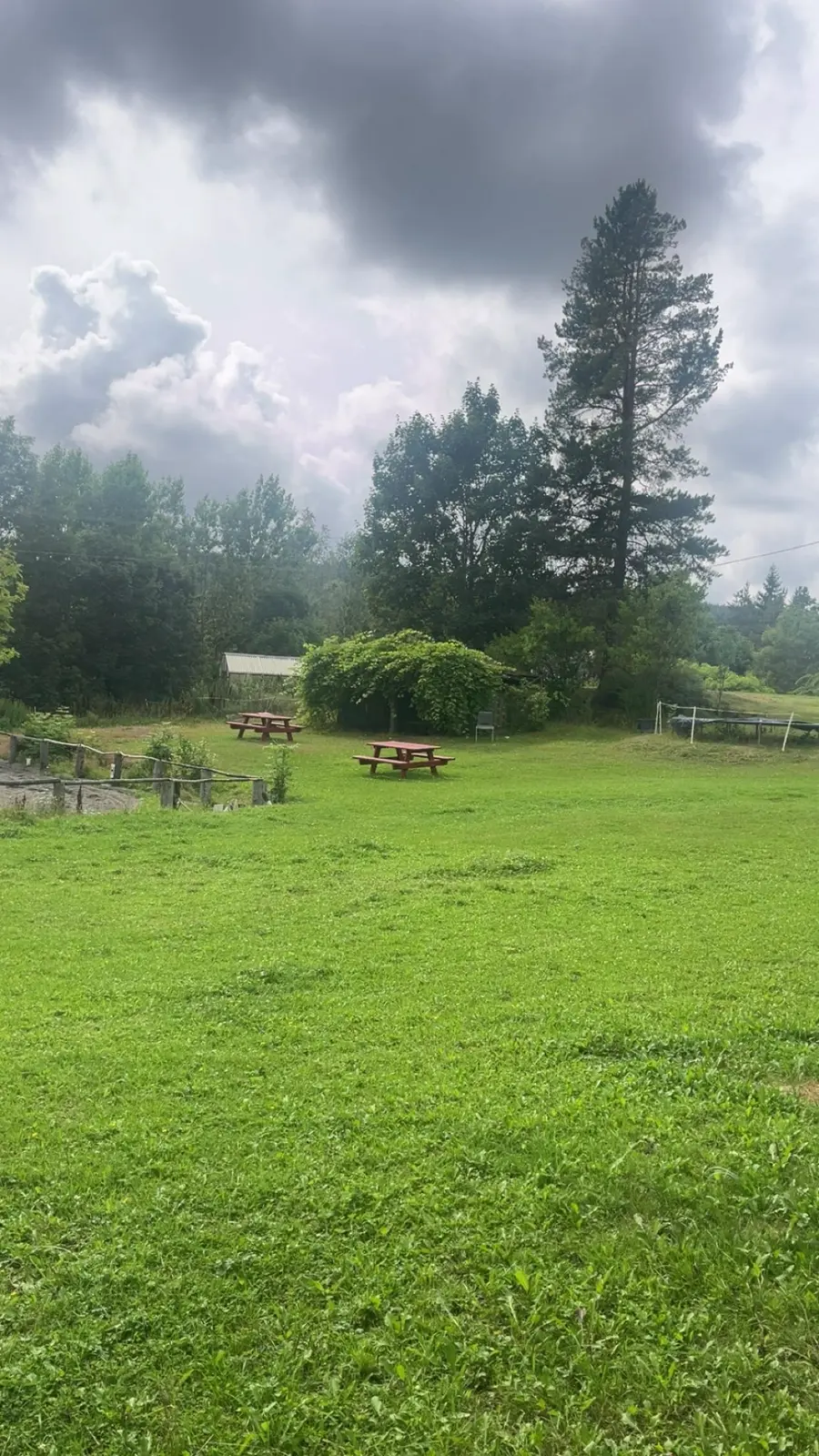 Gård med fin natur, nær vannet