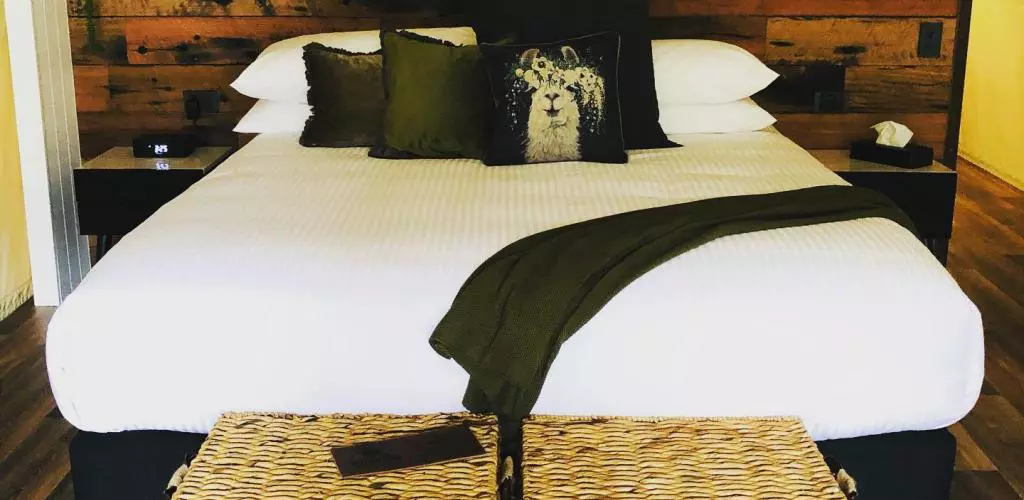 DELUXE 'GLAMPING' SAFARI TENT