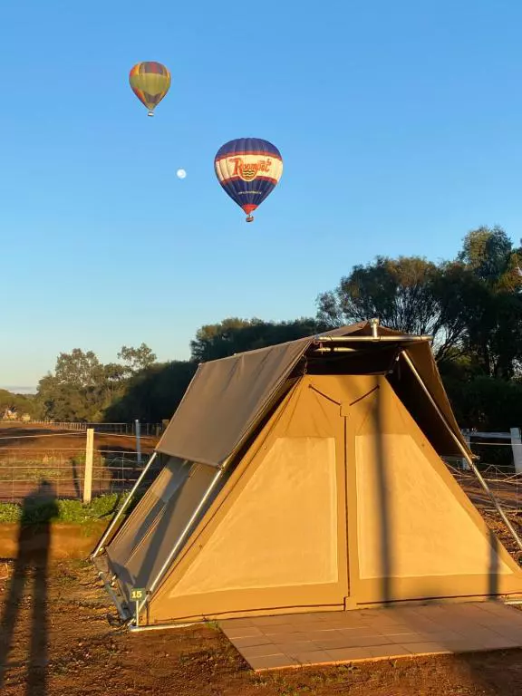 GLAMPING VILLAGE (Queen Bed)