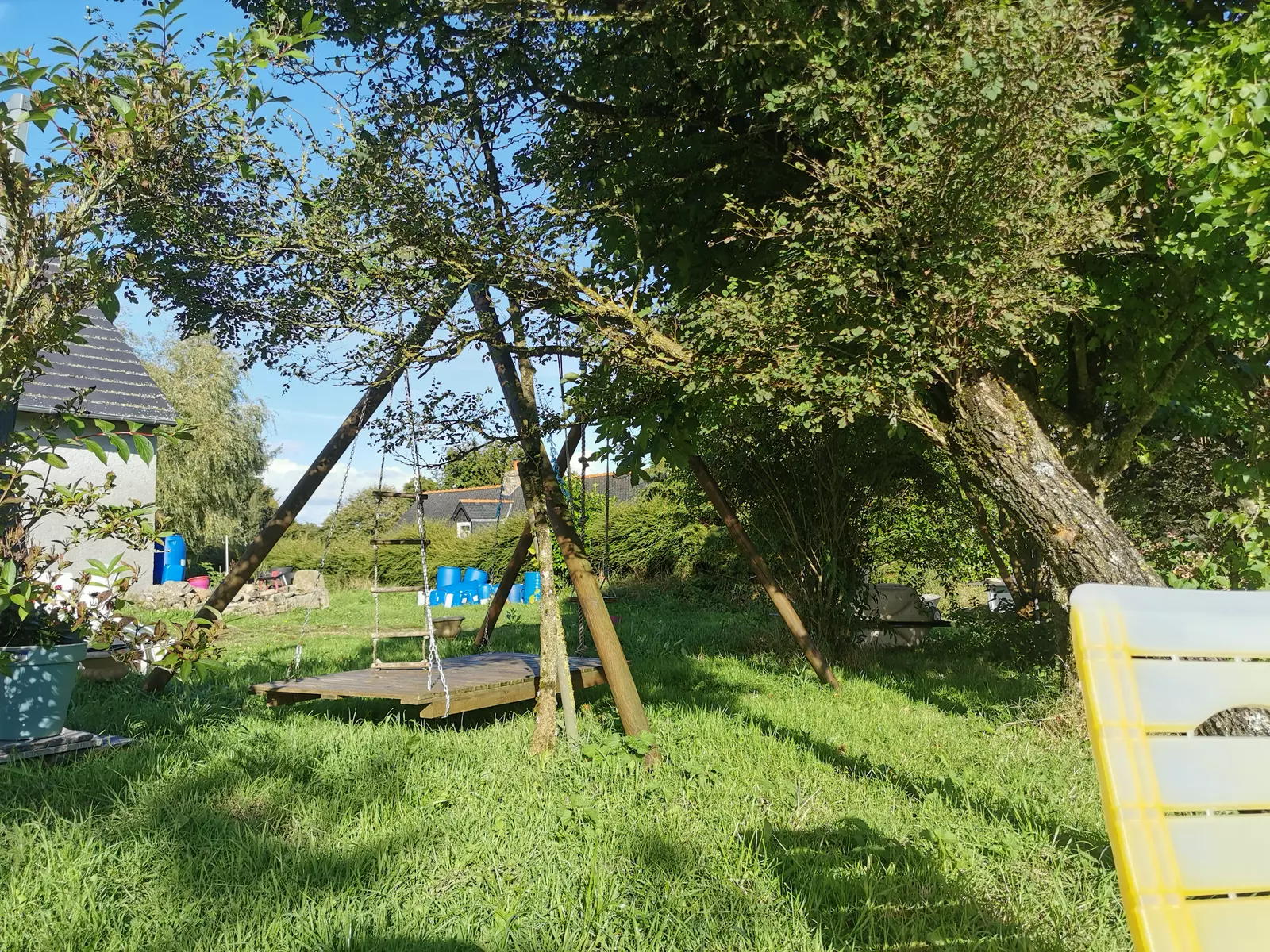 Jardin spacieux en centre Bretagne 