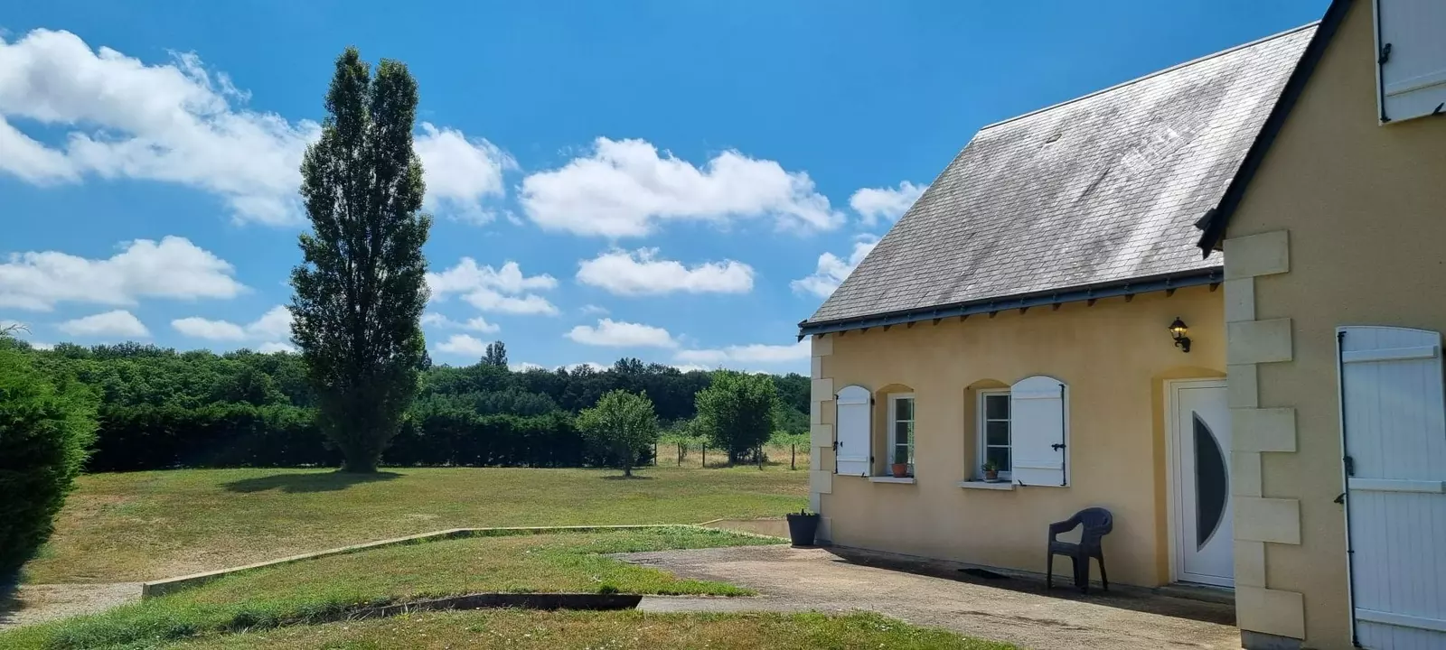 Terrain calme à la campagne