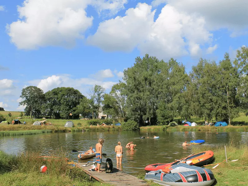 Camping spots i Vaux-sur-Sûre – Nature campground with swimming lake
