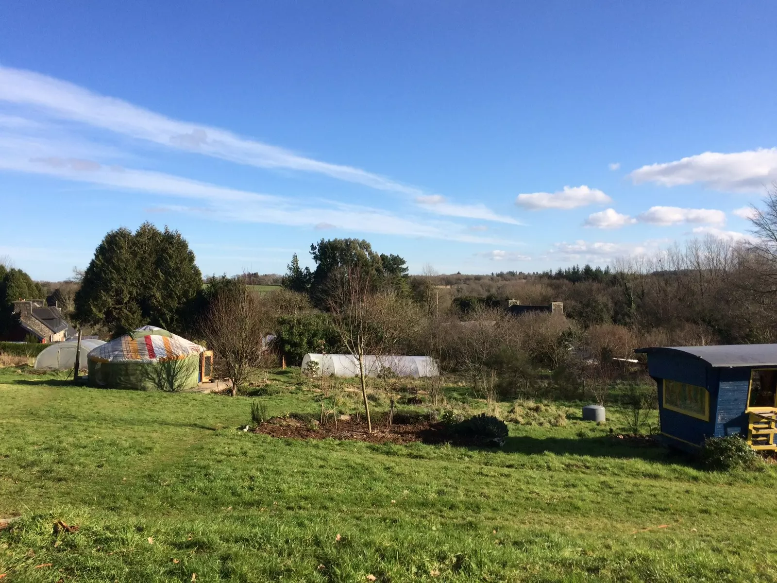 Emplacement dans un écolieu en Bretagne
