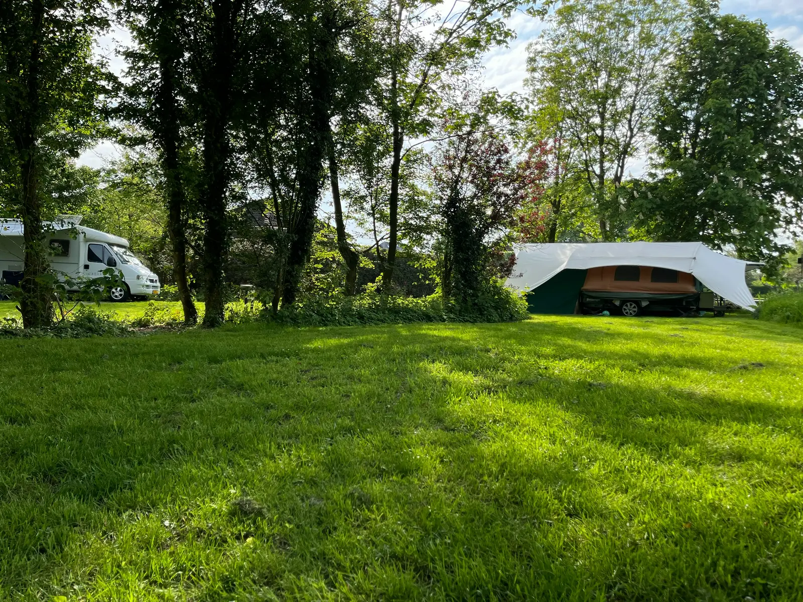 Tentplek aan het water