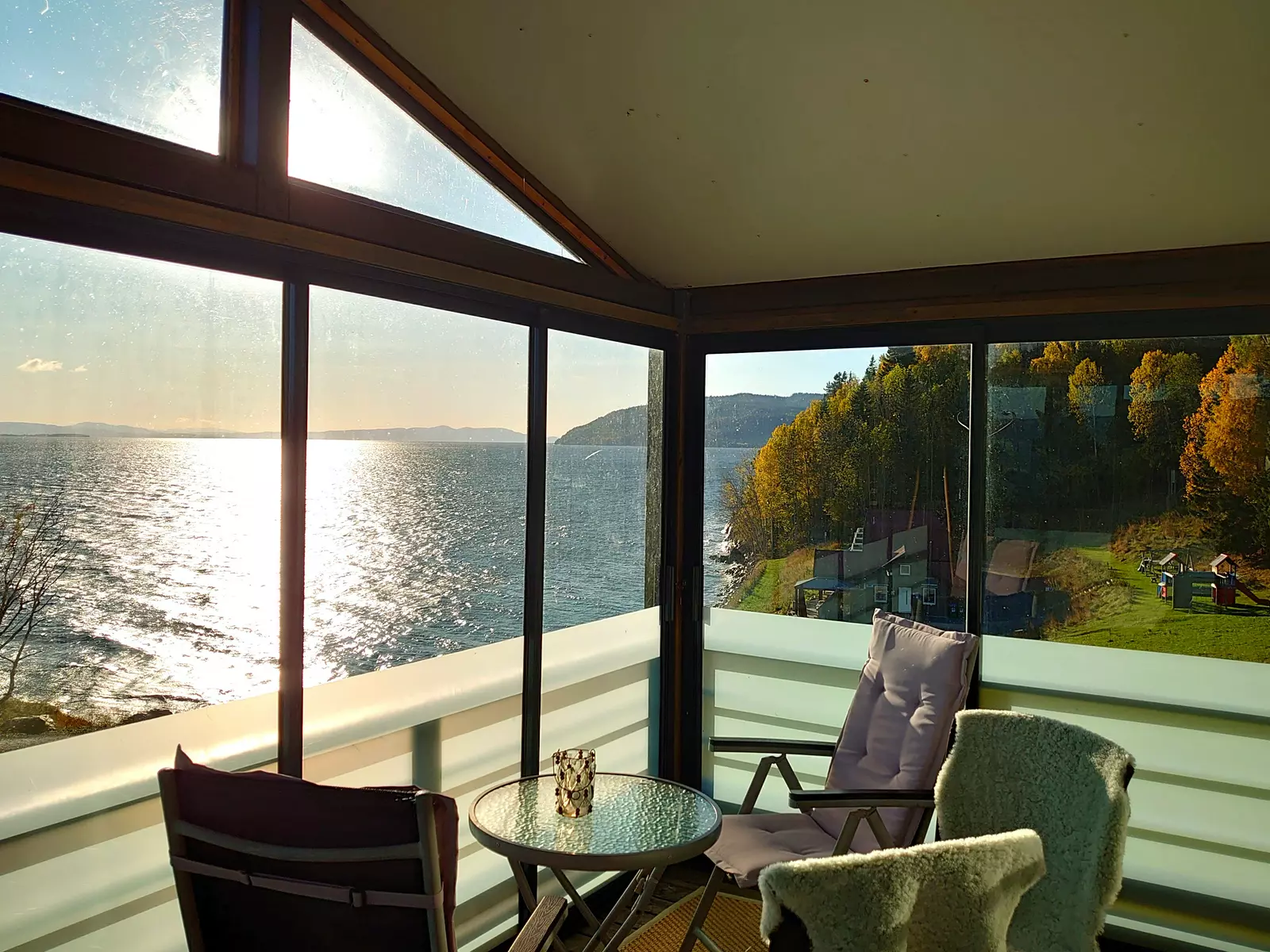 Litj-stua - lite, innholdsrikt hus med stor utsikt