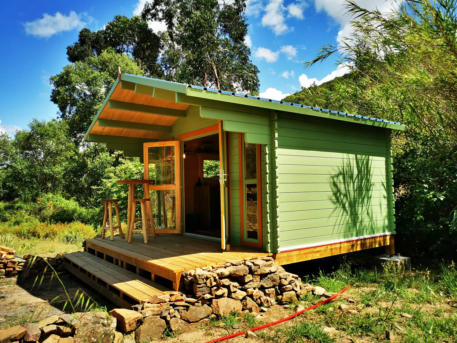 Rustic Secluded Sanctuary: Well House Escape in Talurdo with private garden. Ancient lake nearby 