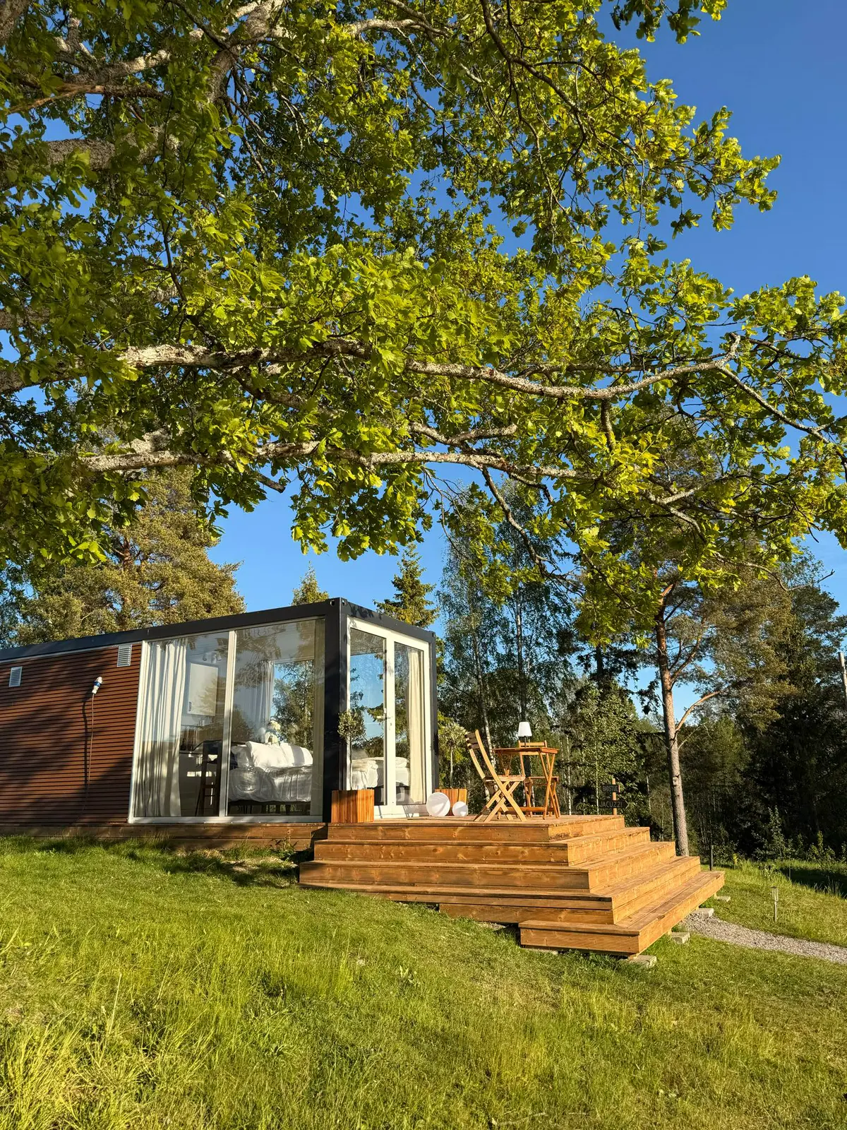 Gnist – Glasshytte med privat spa