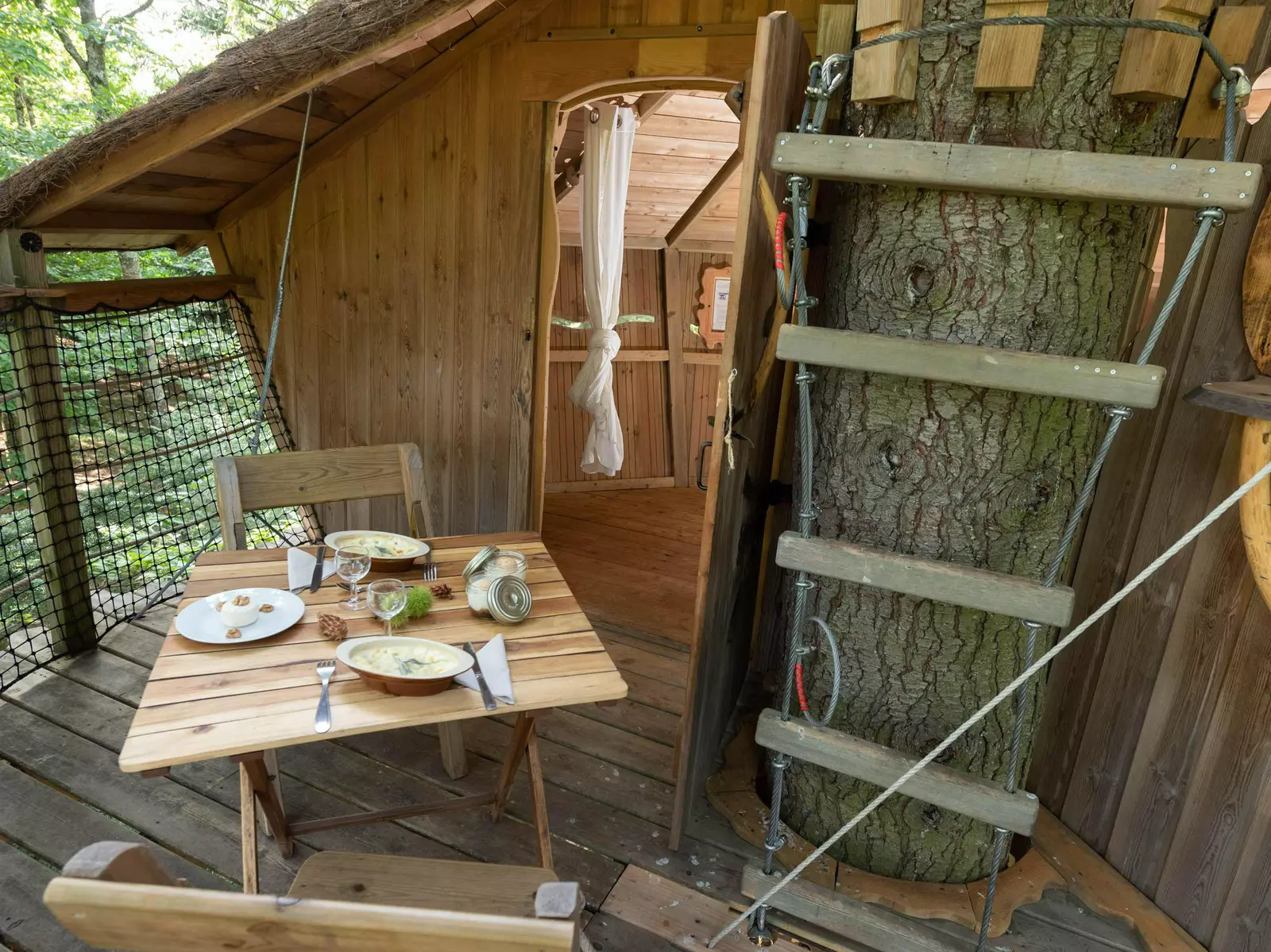 Les Cabanes de Labrousse - Cabanes perchées dans les arbres en Ardèche 