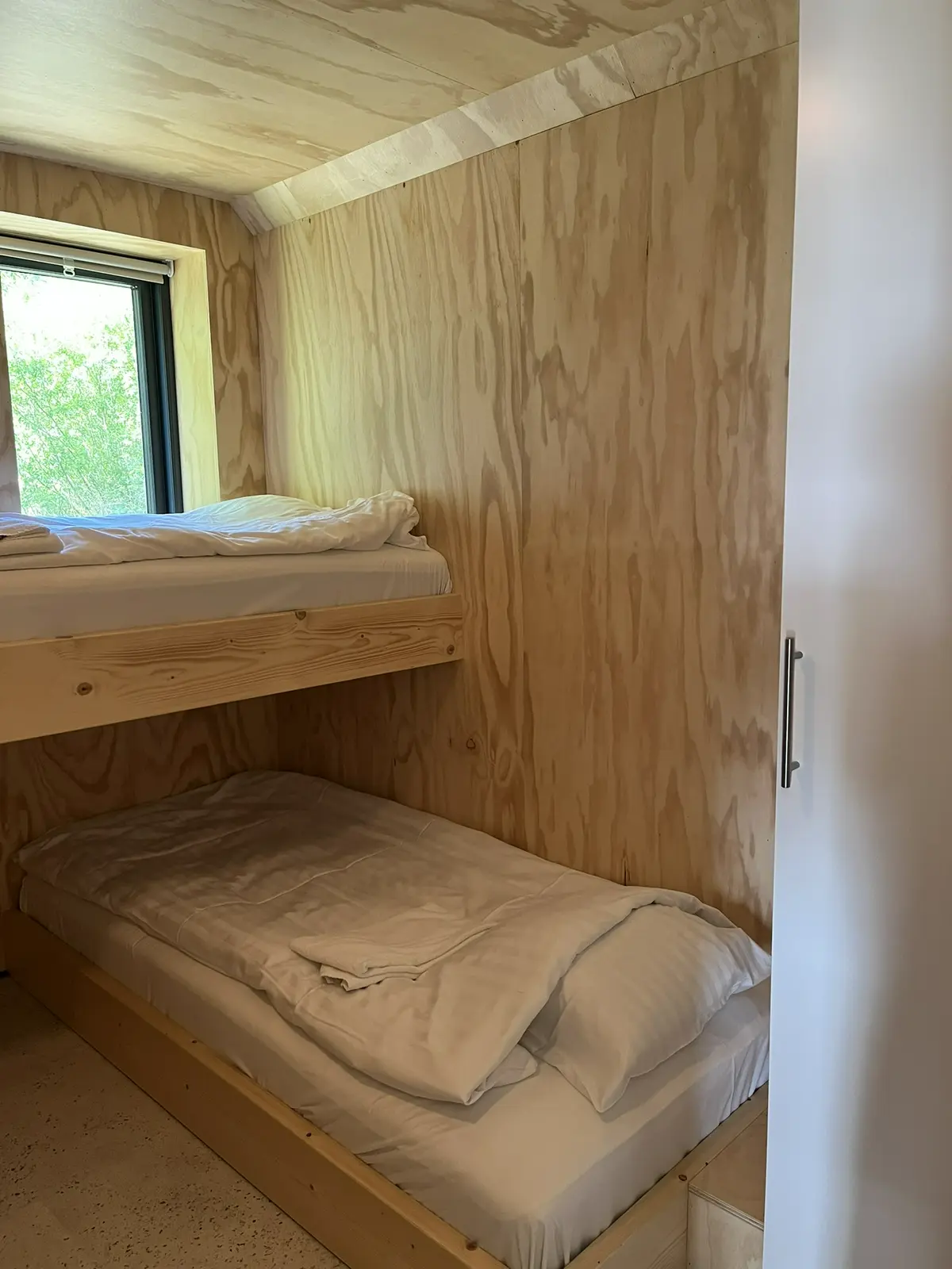 "La Luna" Enkelt værelse med køjeseng på bondegård med havudsigt og bondegårdsoplevelse